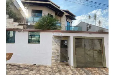 Casa dos seus sonhos á venda  no bairro parque das acácias !