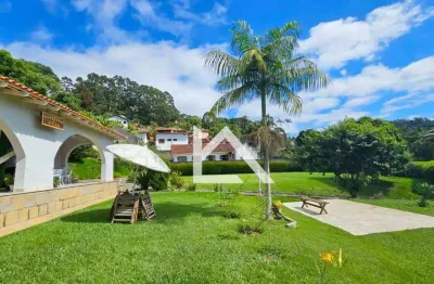 Casa com 3 dormitórios à venda, 240 m² por r$ 3.500.000,00 - bom retiro - teresópolis/rj