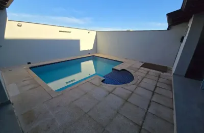 Sobrado a venda em condomínio 4 quartos sendo 2 suítes, piscina