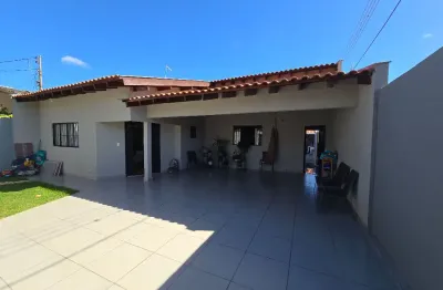 Linda casa totalmente térrea com edícula e piscina  próximo à avenida inglaterra