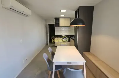 Lindo studio mobiliado com terraço e vaga – andar alto em santa cecilia