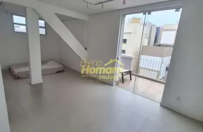 Apartamento á venda, 58m² área útil, 1 dormitório, 2 banheiros e sacada com vista livre no bairro d