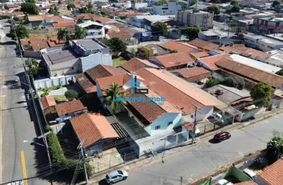 Casa para venda em goiânia, setor bueno, 6 dormitórios, 2 suítes, 3 banheiros, 8 vagas