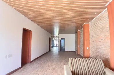 Casa com 3 quartos para alugar no Centro, Pelotas 