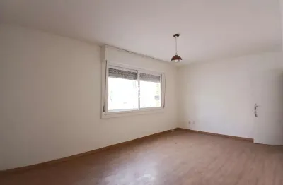 Apartamento com 3 quartos para alugar no Centro, Pelotas 