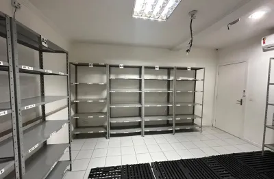Salão Comercial de 370 m2 , com elevador, garagem, em Santa Lúcia, Vitória, ES