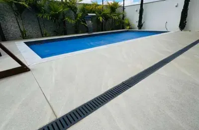 Casa em condomínio fechado com 4 quartos à venda na Chácara Cotia, Contagem 