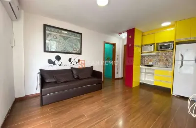 Apartamento com 2 quartos para alugar na rua felipe schmidt, 1102, centro, florianópolis, 45 m2 por r$ 3.490