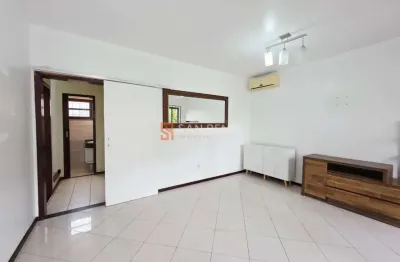 Casa com 4 quartos para alugar na rua jaú guedes da fonseca, 244, coqueiros, florianópolis, 160 m2 por r$ 7.800