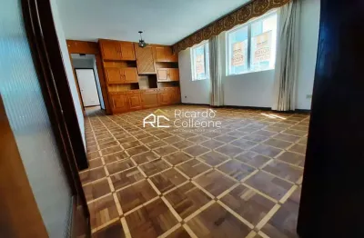 Apartamento padrão no centro, face norte, 150m2, 03 quartos, 02 vagas.
