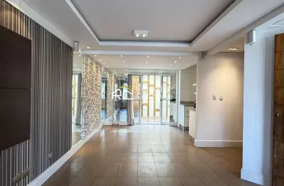 Casa triplex no seminário – 186m² | 4 quartos (2 suítes) | 2 vagas | área gourmet