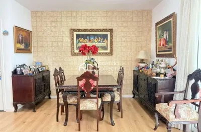 Apartamento padrão 131m2, 04 quartos sendo 1 suíte, 02 vagas.