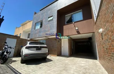 Sobrado ensolarado com 3 quartos e terraço no bairro pilarzinho