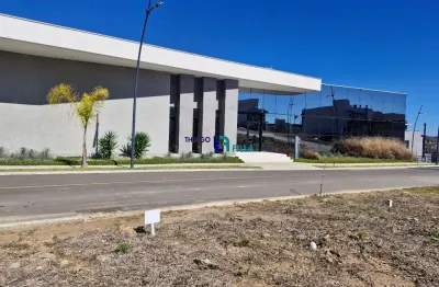 Lote com 176m2 à venda em excelente posição No Paysage Corpal Terrara