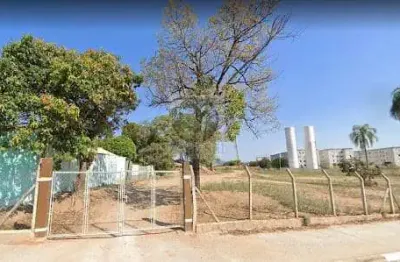 Terreno à venda na Avenida Adolpho Massaglia, Vossoroca, Sorocaba