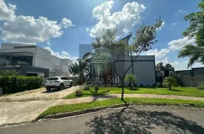 Casa 3 Dormitórios, 1 Suíte, 4 Banheiros - Venda R$3.200.000