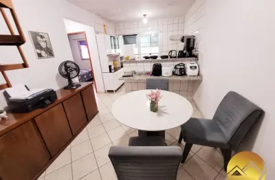 Apartamento duplex próximo à rua da feira no jardim dos turistas em caldas novas!