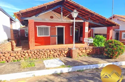 Chalé em caldas novas com 2 quartos, 2 banheiros, churrasqueira, próximo ao assaí