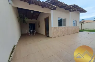 Casa de esquina no condomínio walta marques 2 em frente ao clube lagoa- caldas novas.