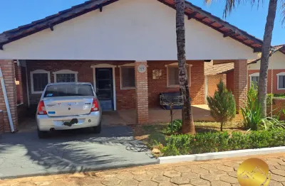 Baixamos o valor! chalé em caldas novas, condomínio bem localizado próximo ao assaí atacadista