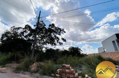 Dois lotes juntos próximos ao santuário nossa senhora da salete em caldas novas!