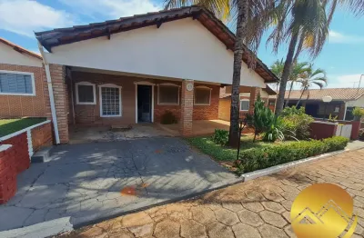 Baixamos o valor! chalé em caldas novas, condomínio bem localizado próximo ao assaí atacadista