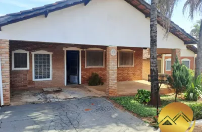 Oportunidade! baixamos o valor! chalé em caldas novas, condomínio bem localizado próximo ao assaí atacadista