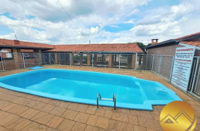 Dois chalés em caldas novas pelo preço de um! ideal para moradia, lazer ou investimento, piscina, sauna