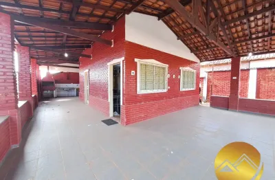 Oportunidade! chalé em caldas novas mobiliado com 3 quartos, varanda ampla com churrasqueira