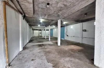 Deposito muito amplo bom para oficina, em uma localização atualmente muito movimentada proximo ao campo betanião