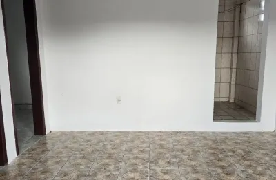Casa com 3 quartos para alugar na Rua Almirante Barroso, 358, Paripe, Salvador