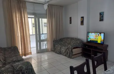 2 dormitórios com terraço a 1 quadra da praia para alugar