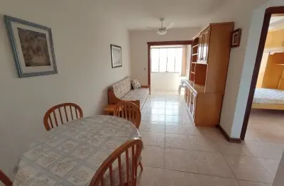 Apartamento com sacada a 30 metros da praia em capão da canoa