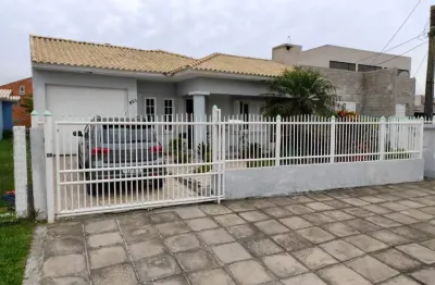 Casa com 3 quartos em bairro residencial capão da canoa