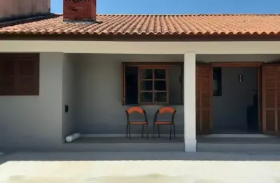Casa com piscina para aluguel de verão em xangri la rs