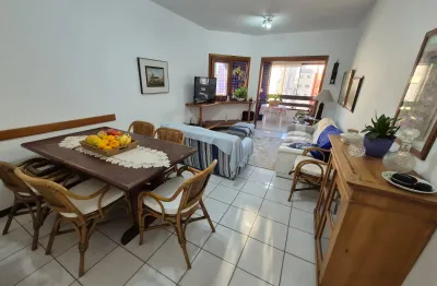 3 quartos + 3 banheiros com 2 garagens sendo uma privativa! centro de capão da canoa