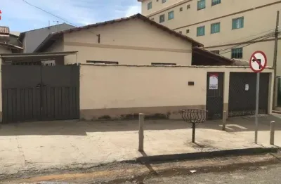 Casa com 3 quartos à venda na doutor james fanstone, 234, cidade universitária, anápolis por r$ 550.000