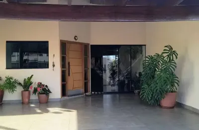Casa com 3 quartos à venda na pb 11, 300, parque dos pirineus, anápolis por r$ 780.000