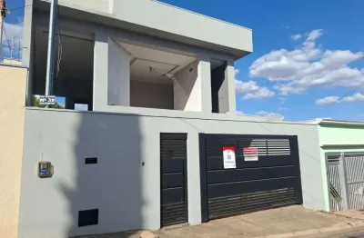 Casa com 3 quartos à venda na tocantins, 39, setor central, anápolis por r$ 920.000