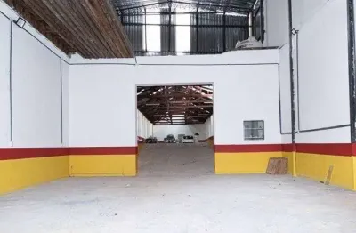 Sua empresa no coração de sp: galpão versátil de 537m² na santa efigênia.
