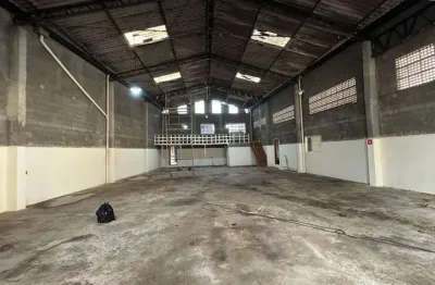 Galpão de 1000m² para locação na vila amália - zn sp | pé direito alto vagas e escritórios