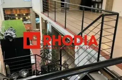 Casa comercial 320m² em pinheiros com deck e cozinha industrial