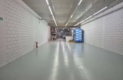 Locação de galpão na barra funda - 635 m² com estrutura completa