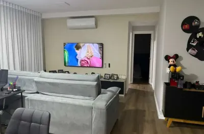 Apartamento de 2 dormitórios sendo 1 suíte, ótimo estado, localização estratégica em vila independência, ideal para morar!