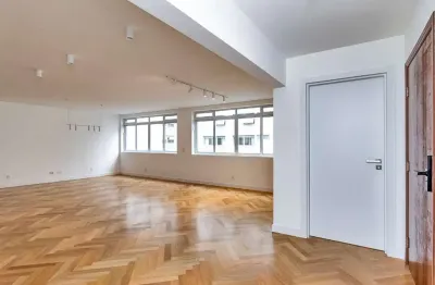 Apartamento de 3 dormitórios sendo 2 suítes, 158m², reformado, localização jardim paulista