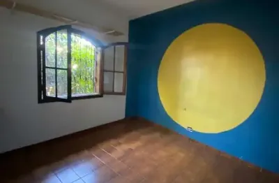 Sobrado amplo com quintal e churrasqueira à venda no capão redondo - 4 dorms, 1 suíte e 6 vagas