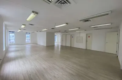 Locação de Andar corporativo na Av. Paulista com mais de 400 m², 4 vagas, Bela Vista.