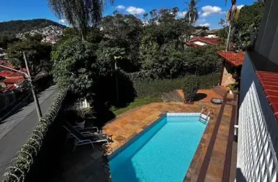 Casa Térrea Assobradada de Alto Padrão no Tremembé com Vista para a Serra da Cantareira, Piscina Aquecida e Espaço Gourmet