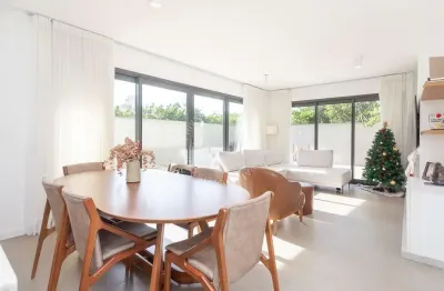 Apartamento com 2 quartos para alugar na Rua Tenente-Coronel Fabrício Pilar, 980, Mont Serrat, Porto Alegre por R$ 11.000