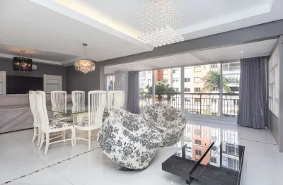 Apartamento com 3 quartos para alugar na Avenida Túlio de Rose, 330, Jardim Europa, Porto Alegre por R$ 13.500